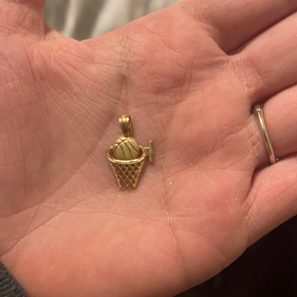 Gold pendant